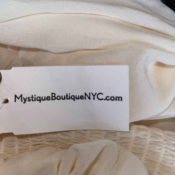 Brand new blouse - Picture 3 of 4